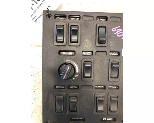 MACK CH613 Switch Panel