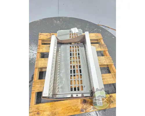 MACK CHU613 8271 foot step, chassi mounted