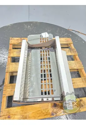 MACK CHU613 8271 foot step, chassi mounted