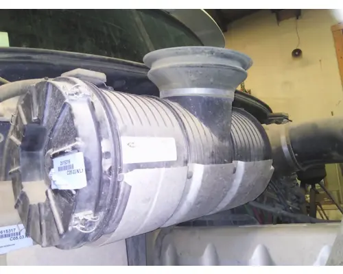 MACK CHU613 AIR CLEANER