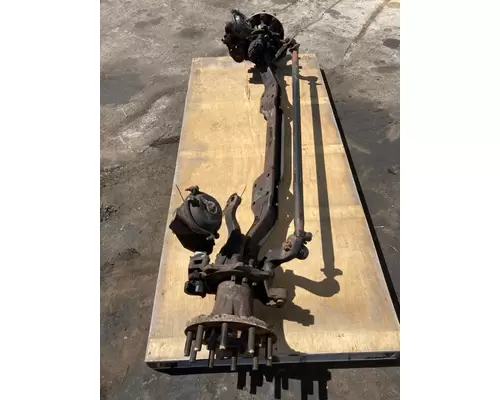 MACK CHU613 Axle Assembly, Front (Steer)