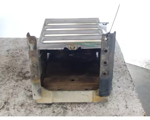 MACK CHU613 BATTERY BOX