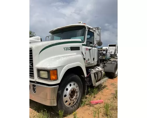MACK CHU613 Bumper Assembly, Front