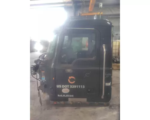 MACK CHU613 CAB