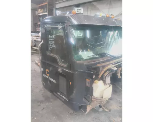 MACK CHU613 CAB