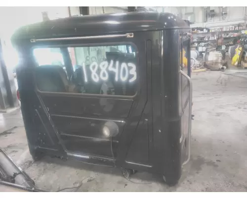 MACK CHU613 CAB