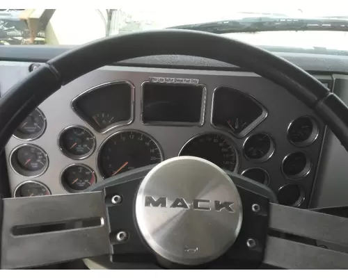 MACK CHU613 CAB