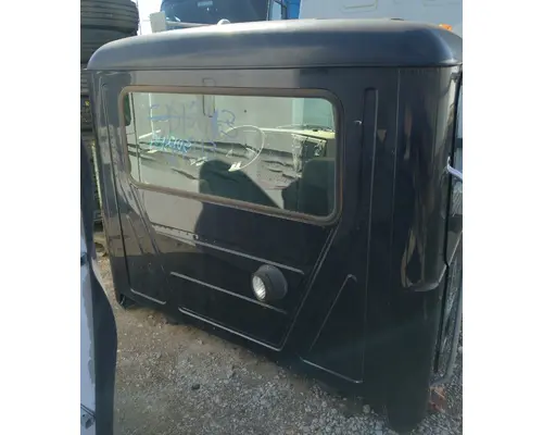 MACK CHU613 Cab Assembly