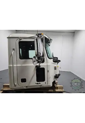 MACK CHU613 Cab