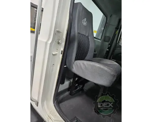 MACK CHU613 Cab