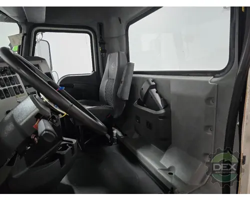 MACK CHU613 Cab