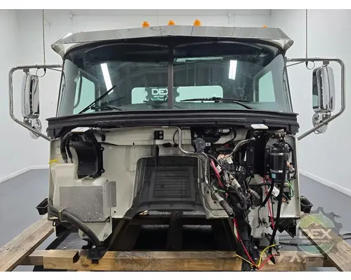 MACK CHU613 Cab