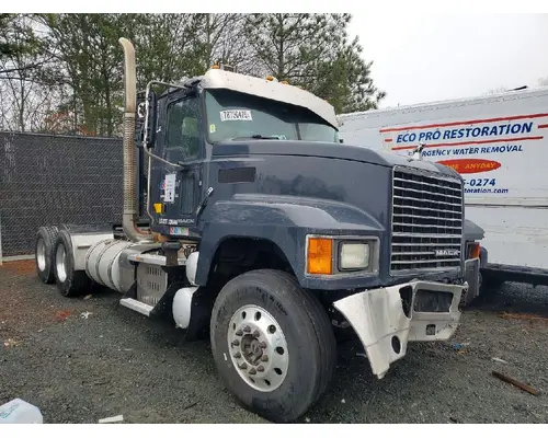 MACK CHU613 Complete Vehicle