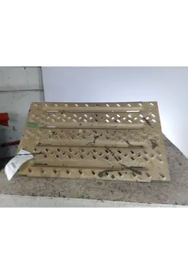 MACK CHU613 DECK (CATWALK) STEP