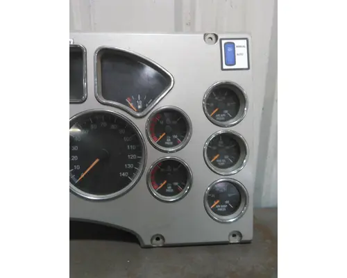 MACK CHU613 GAUGE CLUSTER