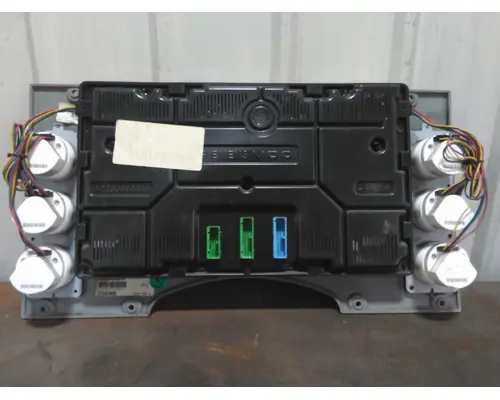 MACK CHU613 GAUGE CLUSTER