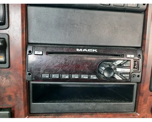 MACK CHU613 RADIO AMFMBLUETOOTH