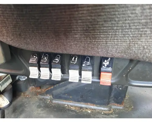 MACK CHU613 SEAT, FRONT