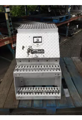 MACK CHU613 Tool Box