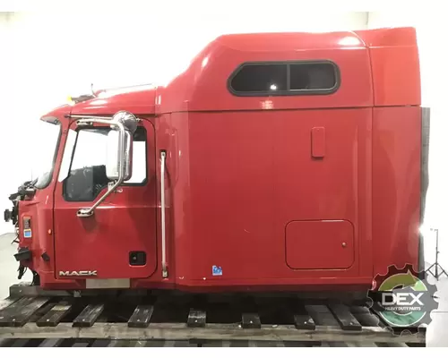 MACK CHU 8102 cab, complete