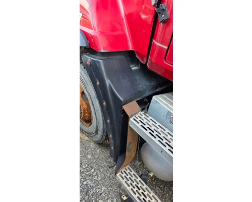 MACK CL700 SERIES Fender Extension
