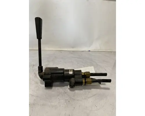 MACK CL713 Brake Proportioning Valve