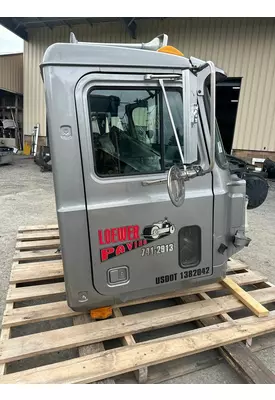 MACK CL713 Cab