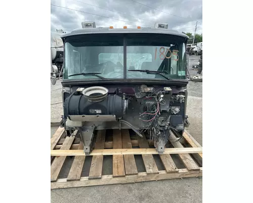 MACK CL713 Cab