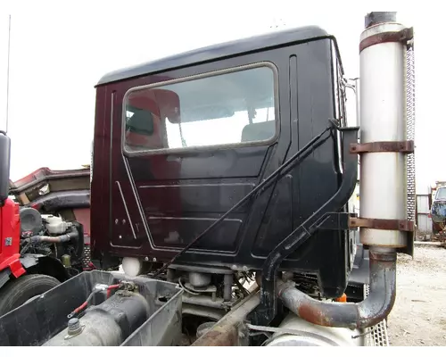 MACK CL713 Cab