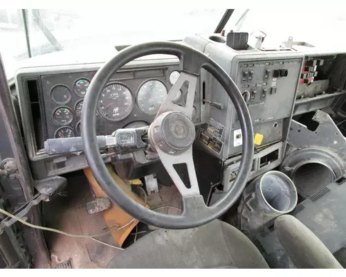 MACK CL713 Cab