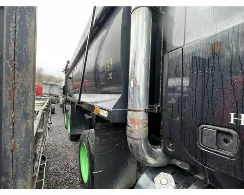 MACK CL713 Complete Vehicle
