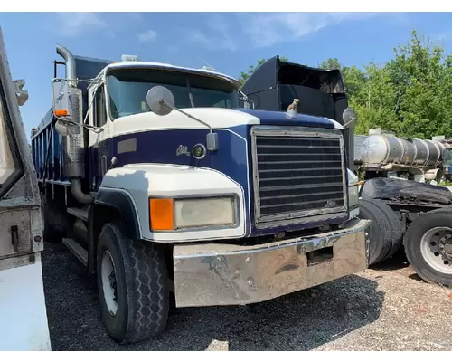 MACK CL713 Complete Vehicle