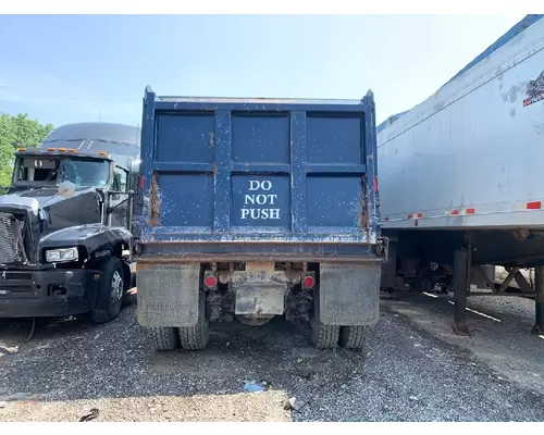 MACK CL713 Complete Vehicle