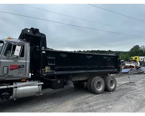 MACK CL713 Complete Vehicle