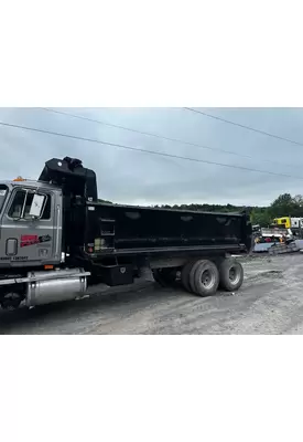 MACK CL713 Complete Vehicle