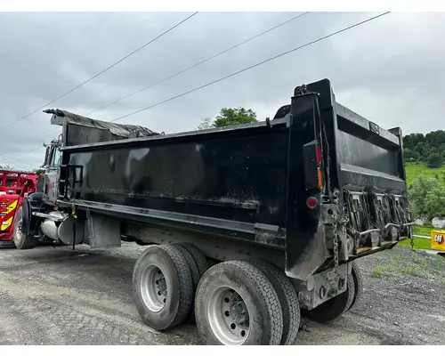 MACK CL713 Complete Vehicle