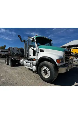MACK CL713 Complete Vehicle