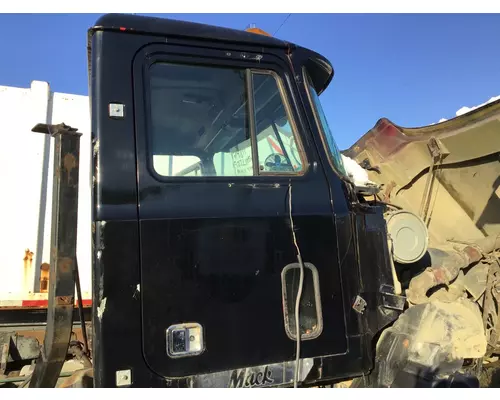 MACK CL713 DOOR ASSEMBLY, FRONT