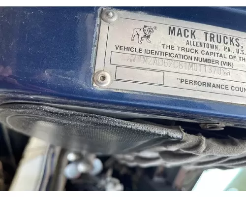 MACK CL713 Parts Vehicles