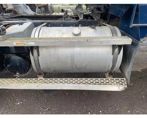 MACK CL713 Step