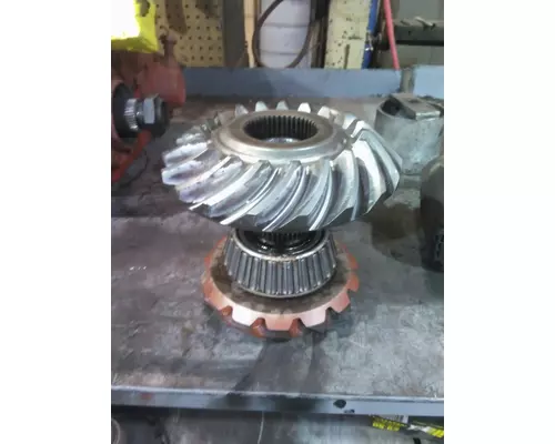 MACK CRD202 RING GEAR AND PINION