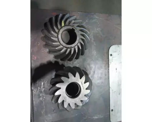 MACK CRD92 RING GEAR AND PINION