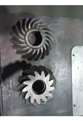 MACK CRD92 RING GEAR AND PINION