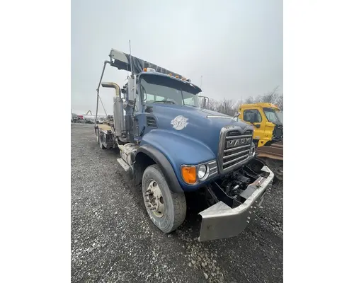 MACK CT713 Complete Vehicle