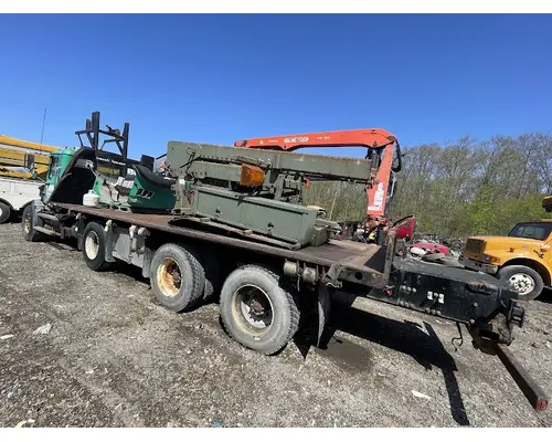MACK CT813 Complete Vehicle
