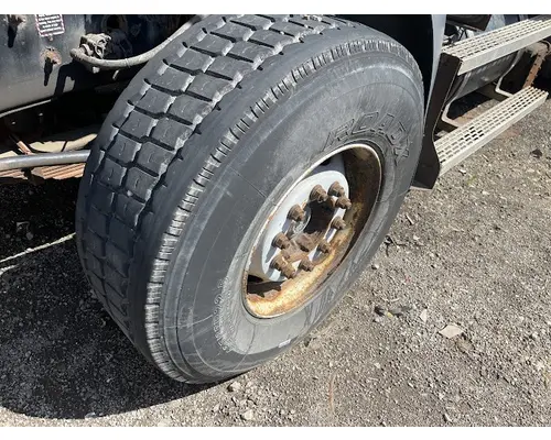 MACK CT813 Complete Vehicle