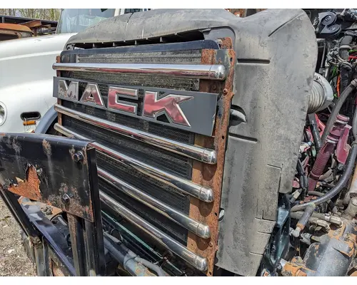 MACK CT813 Grille