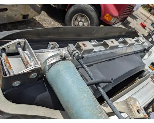 MACK CT813 Radiator