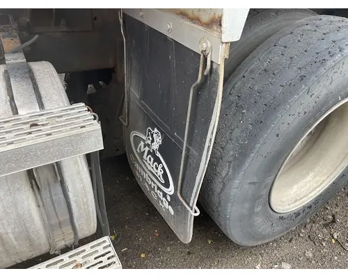 MACK CV713 GRANITE Complete Vehicle