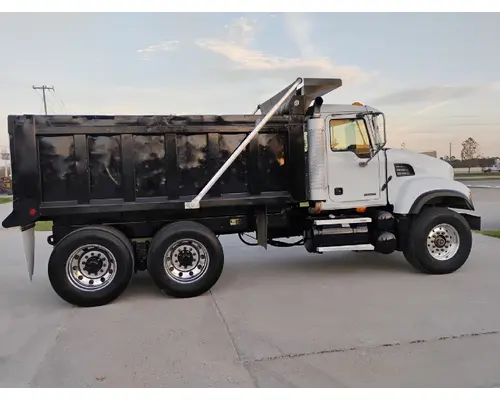 MACK CV713 GRANITE Complete Vehicle